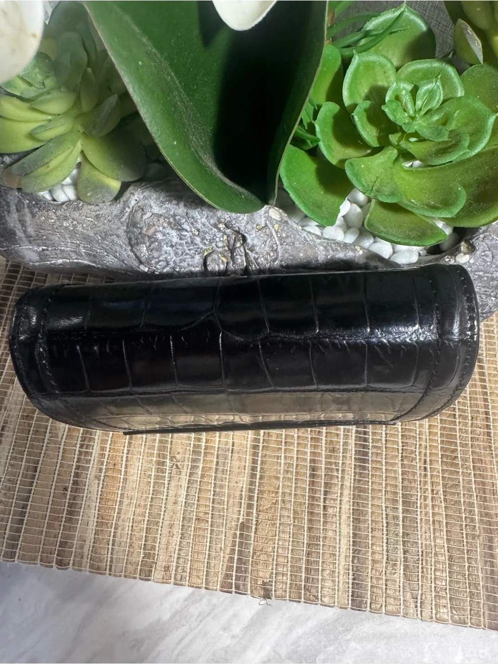 Like NEW Brighton Black Croc-Embossed Heart Silver Tone Clasp Small Purse